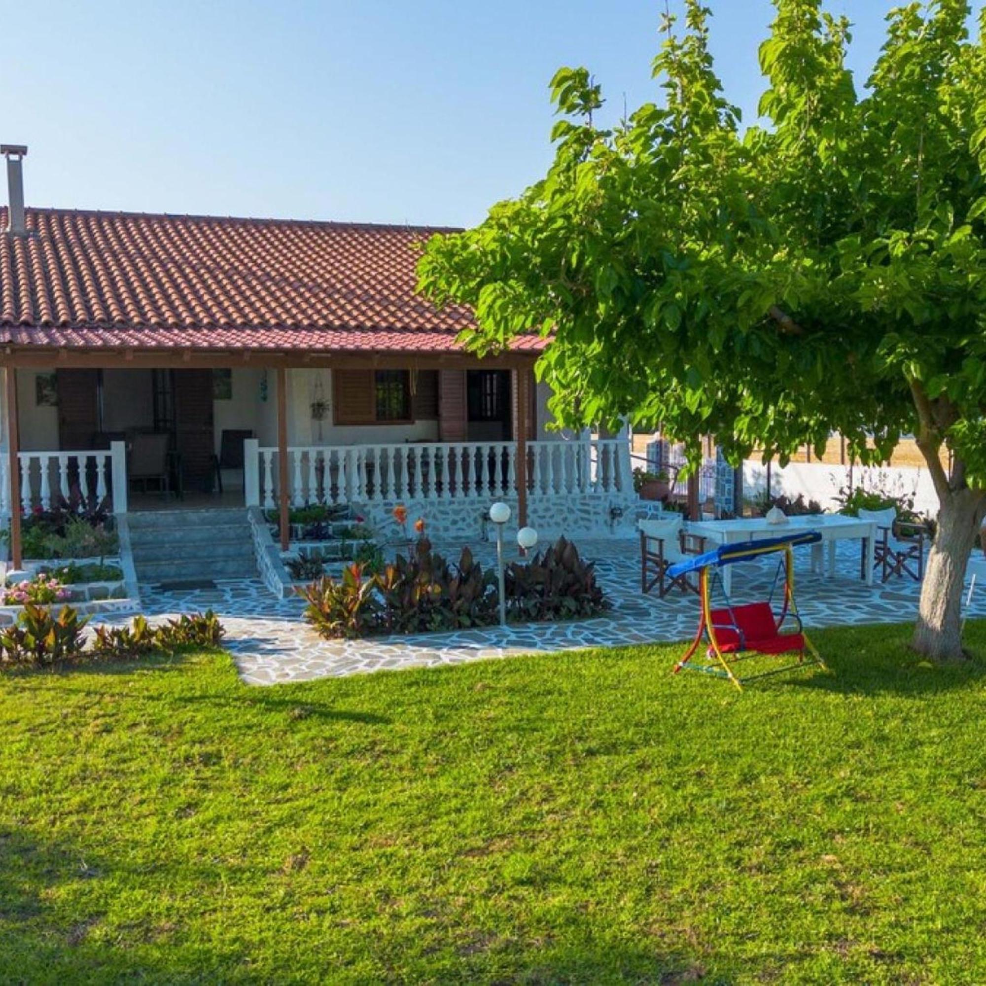 Seaside Retreat For Families And Pets Villa Messíni Exteriör bild